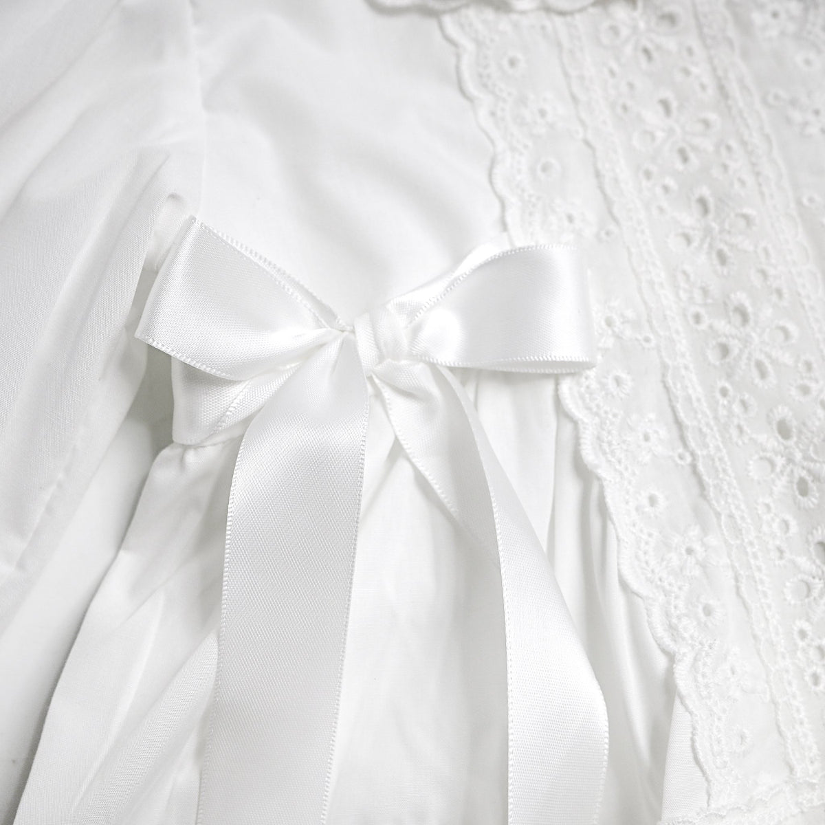 Eyelet All Around Bubble, White