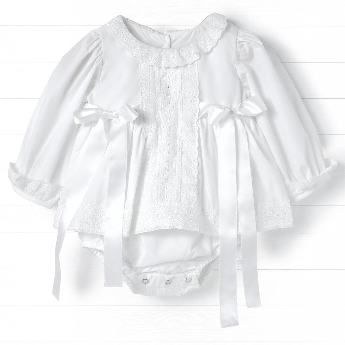 Eyelet All Around Bubble, White