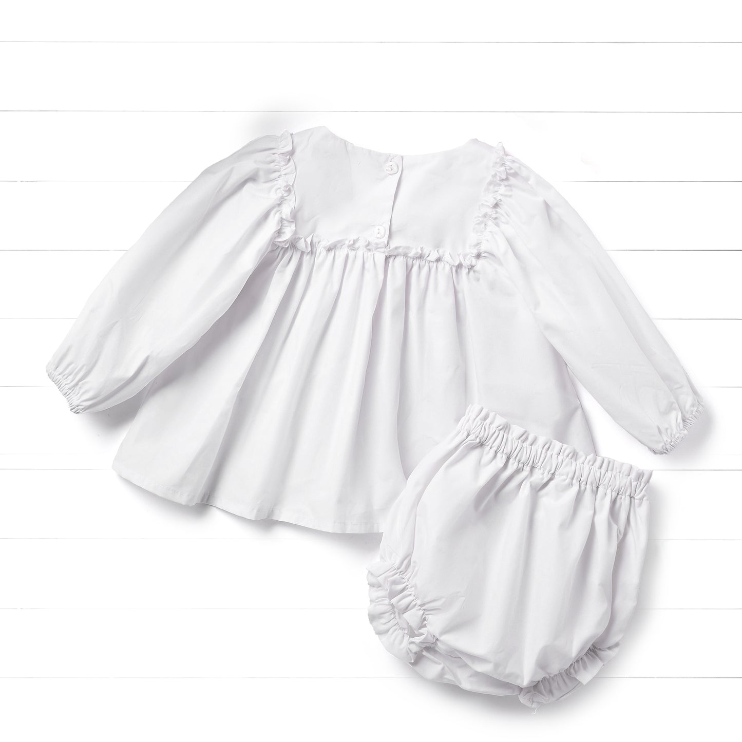 Pine Berry Wreath Diaper Set, White