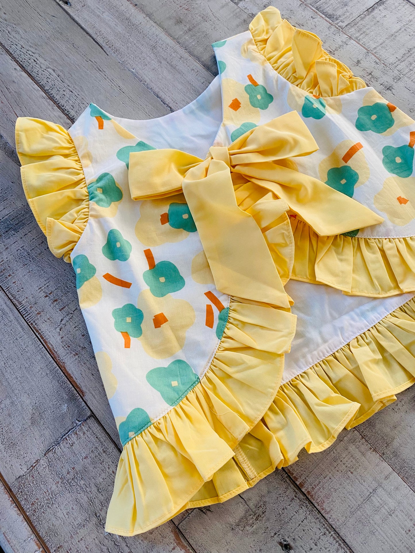 Simple Floral Diaper Set