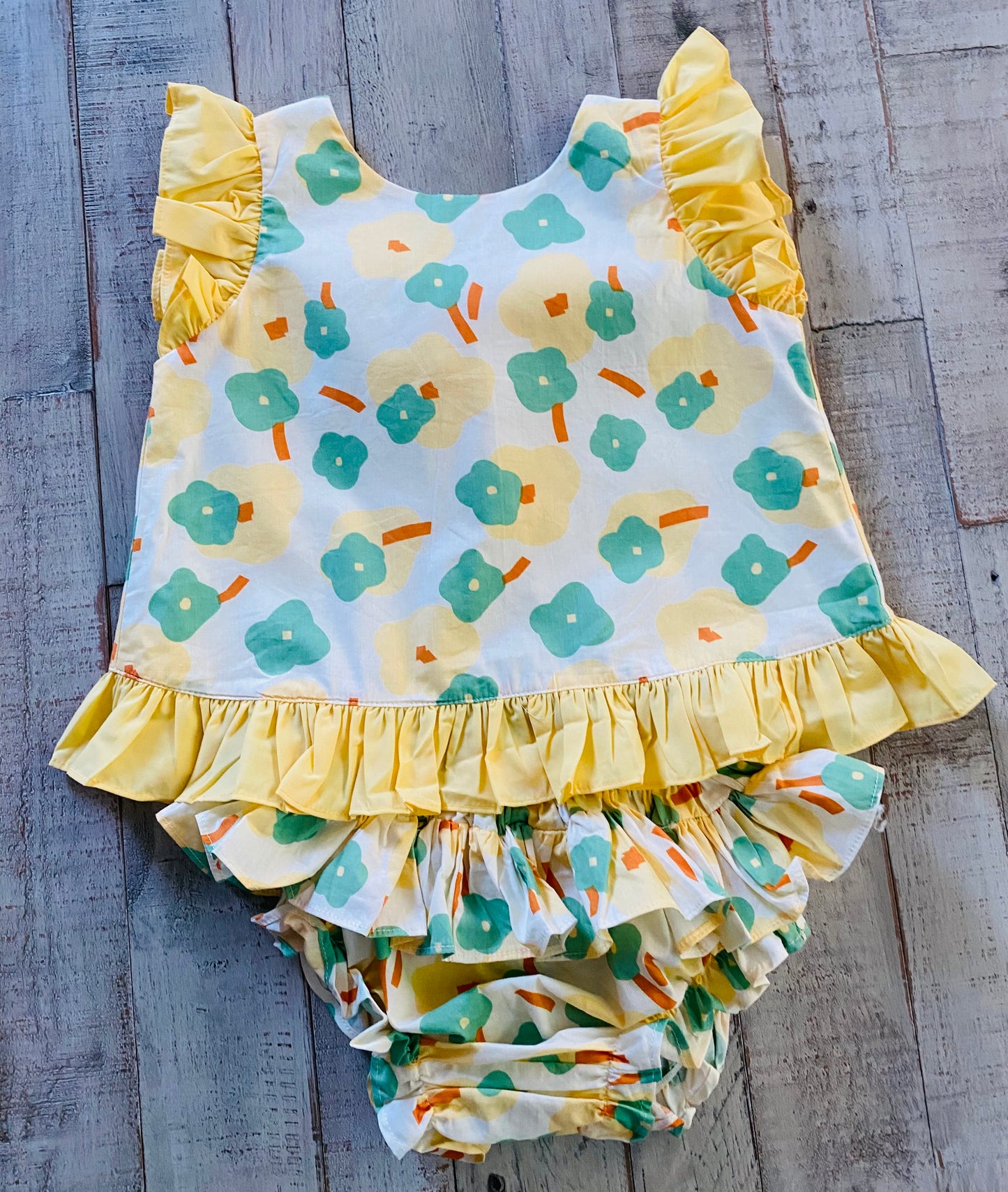 Simple Floral Diaper Set